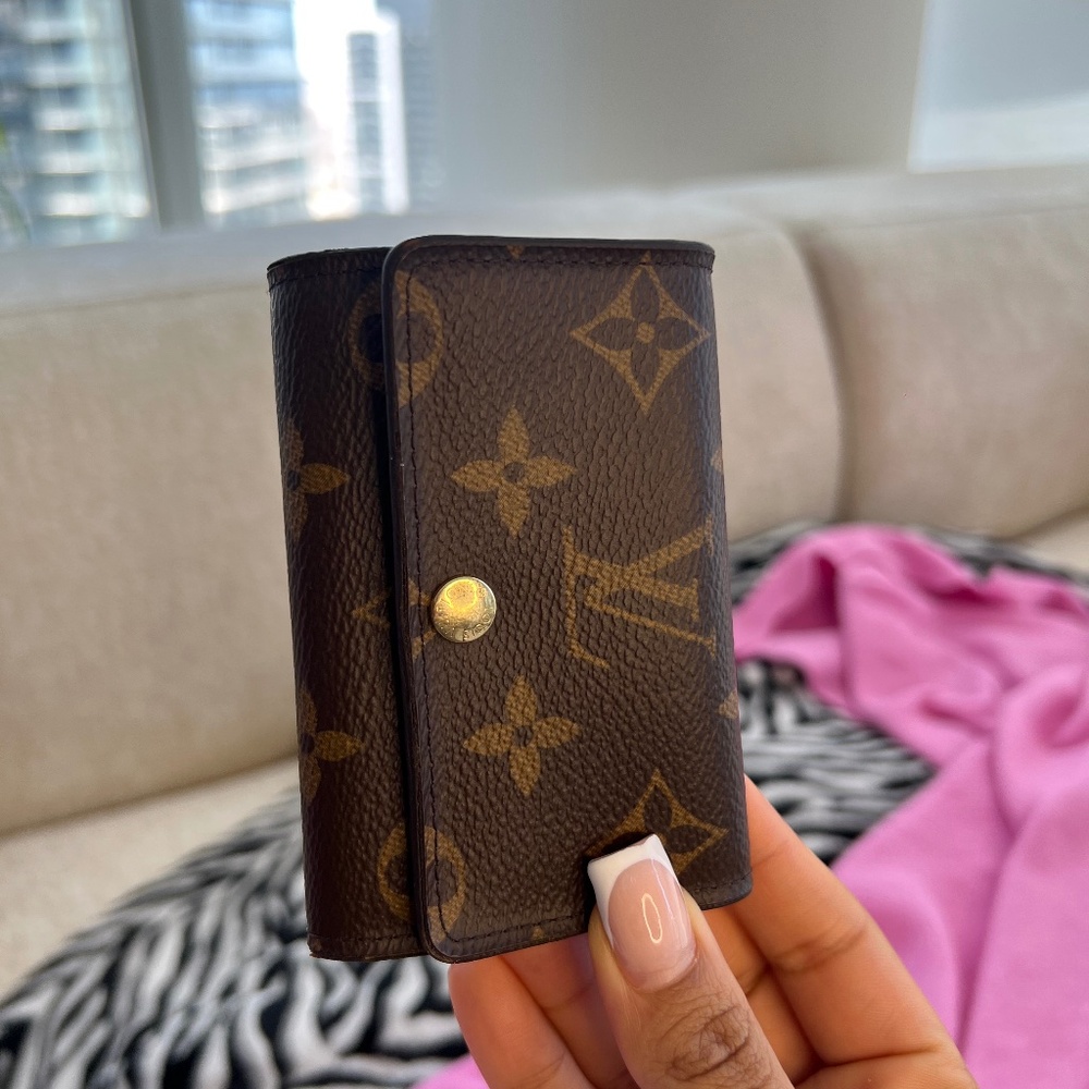 2022 Louis Vuitton 6 Key Holder